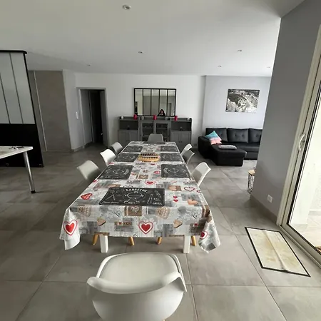 Tatil Evi Malou Pradons
